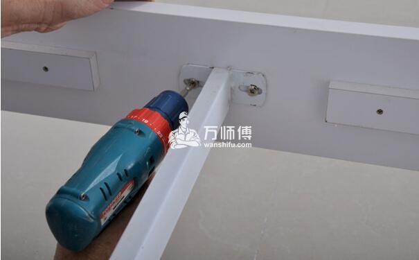 双人床怎么安装?板式简洁双人床安装方法图解