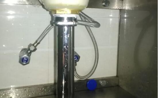 面盆下水管