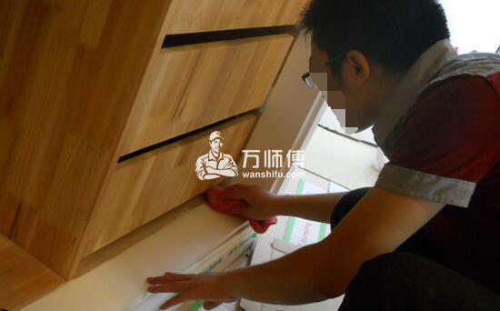 衣柜推拉移门安装步骤【图解】,衣柜滑轮轨道门安装方法