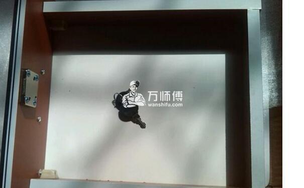 板式电脑桌安装步骤图解,烤漆单人办公桌组装方法