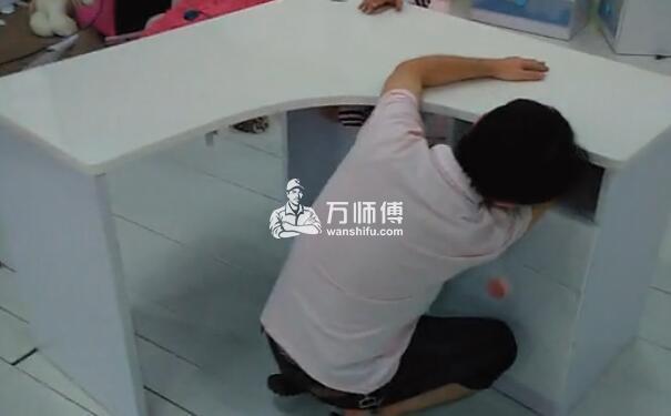 转角电脑桌+书架安装【图解】