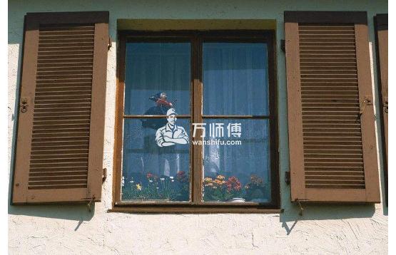 排查外窗渗漏原因,寻找处理方法,预防进水发霉
