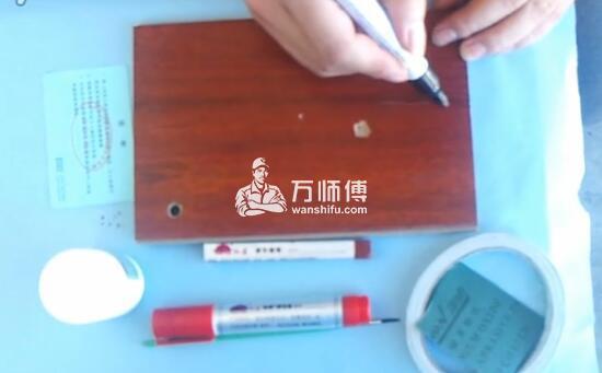 家具补漆膏调配方法和利用家具维修色膏蜡笔修补地板步骤