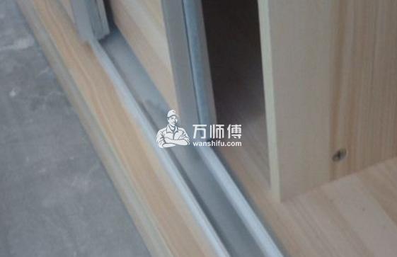 实木衣柜轨道安装、以及安装注意事项！