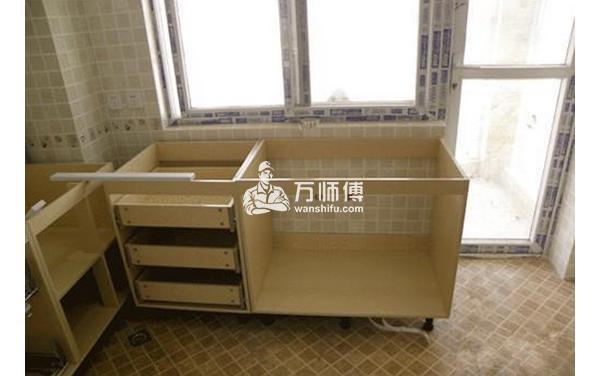 橱柜有背板吗？橱柜背后面用不用装背板？答案出乎意料！