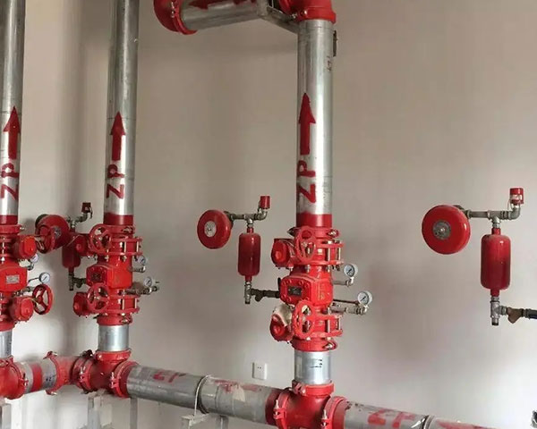 消防管道是指用于消防方面,连接消防设备,器材,输送消防灭火用水,气体
