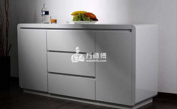 白色餐边柜如何清洗?欧式白色餐边柜搭配技巧及保养清洁方法