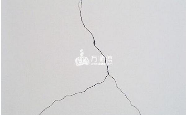墙面裂缝怎么处理,装修师傅教你修补裂开的墙面