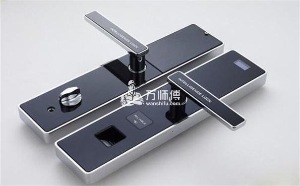 https://qncdn.wanshifu.com/6d6f9554f7b31da2590ab0704a439561