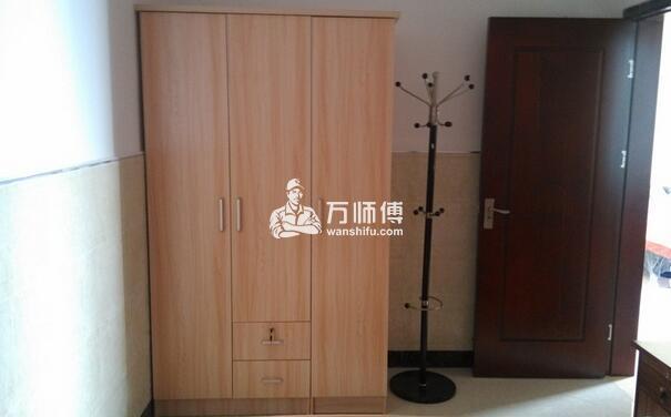 网购衣柜买到家一两个月无人安装谁来负责？