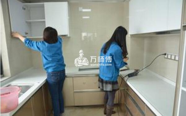 家庭橱柜五金配件掉落该怎么维修？