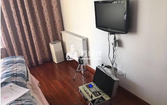 家居污渍清洁,有效去除或遮挡污渍,勿要影响表面亮度！