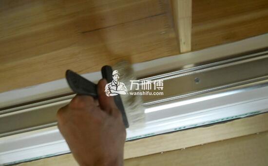衣柜推拉移门安装步骤【图解】,衣柜滑轮轨道门安装方法