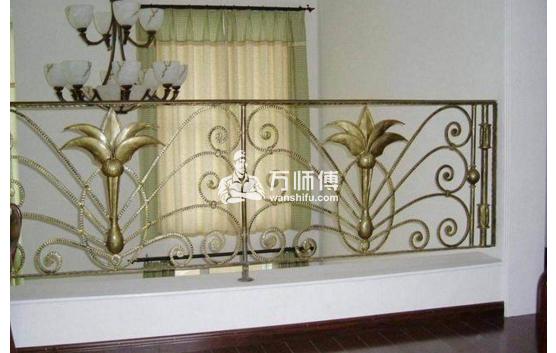 家中铁艺围墙栏杆如何保养,除定期清洁,还有什么？