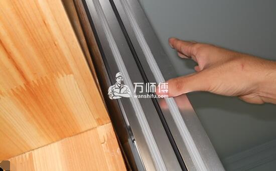 衣柜推拉移门安装步骤【图解】,衣柜滑轮轨道门安装方法
