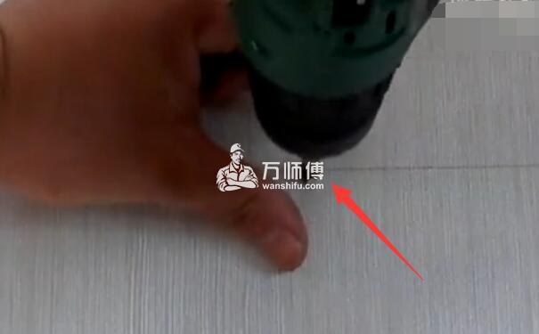 定做整体衣柜价格如何计算?木工整体衣柜背板安装步骤图解
