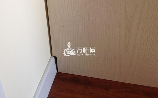 正确get-先安装衣柜再安装踢脚线