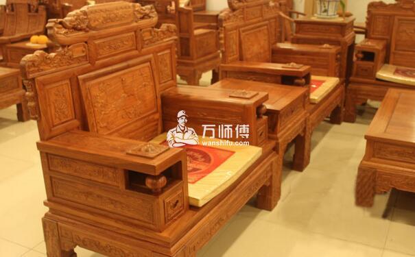 雕花红木家具怕破损,装车搬运需注意