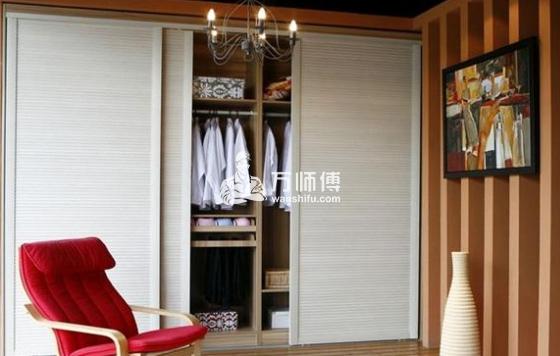衣柜推拉门和平开门哪个好?衣柜推拉门尺寸标准