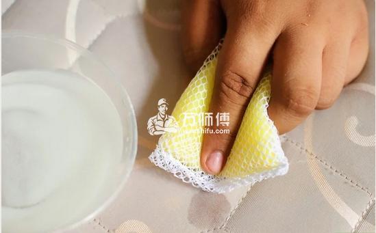 床垫血渍怎样清洁?