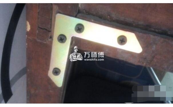 桌子太晃怎么解决？组装桌子摇晃维修固定方法图解