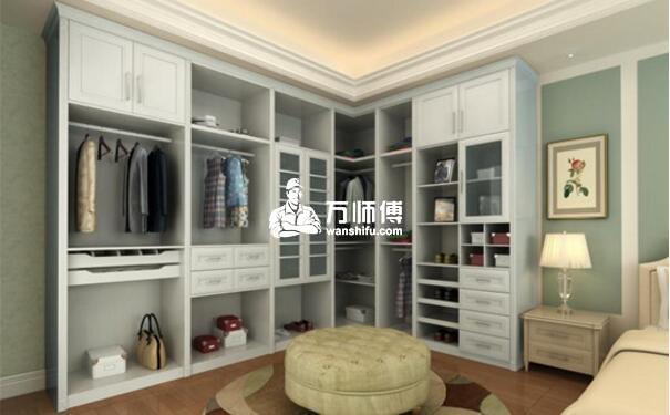 想要安装个定制推拉门衣柜,内部格局要怎么设计