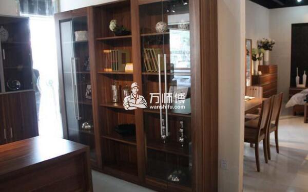 多功能储物柜运到后损坏商家与配送站互推责任