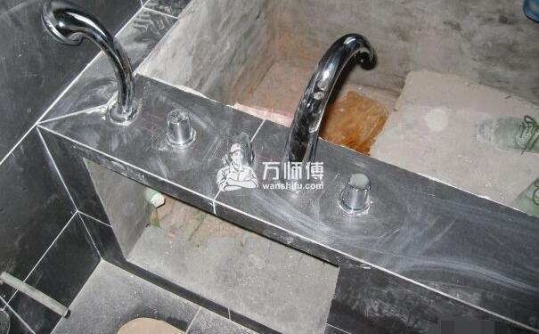 嵌入式浴缸安装检修口怎么留有必要吗